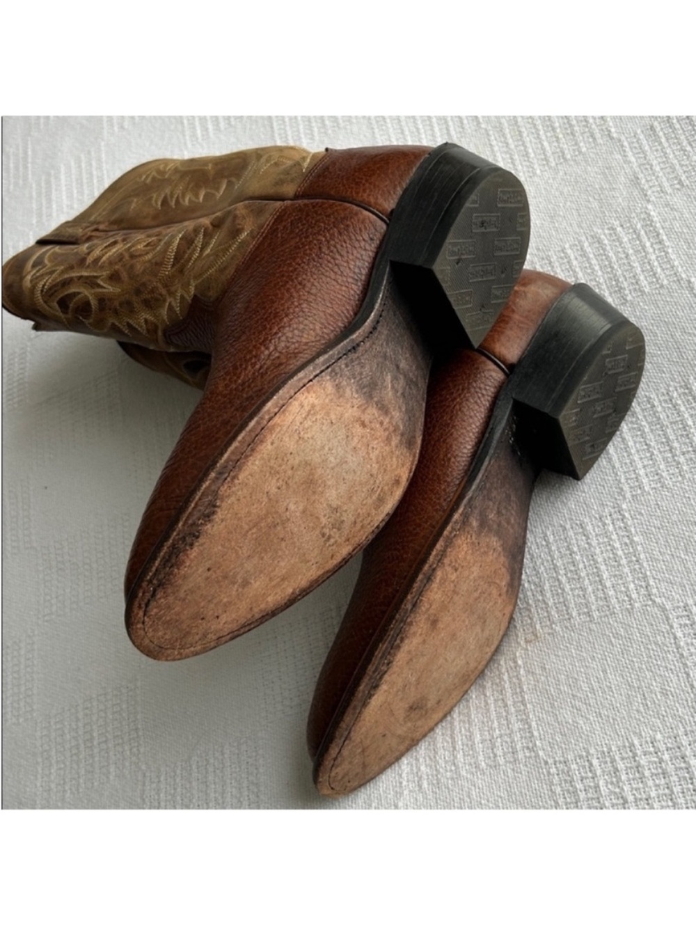 Tony Lama Cognac Leather Cowboy boots
Round toe
size 9.5 - Picture 5 of 10